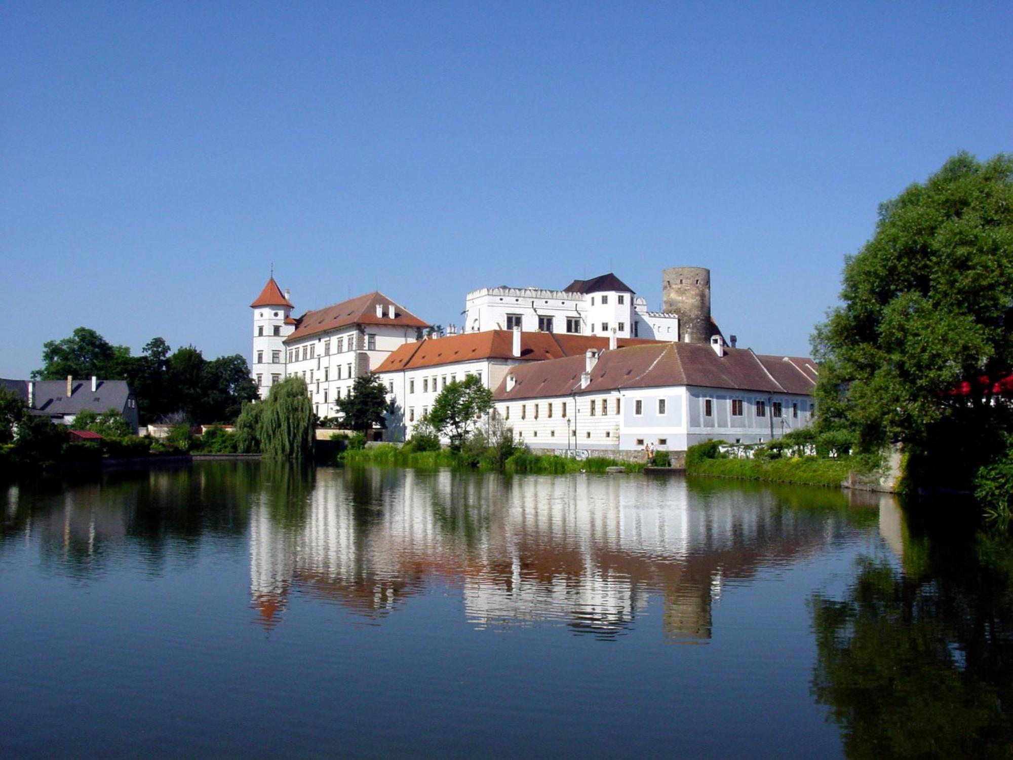 Penzion Kapitan Йиндржихув-Градец Экстерьер фото